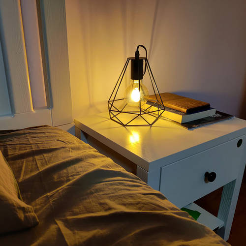 아이언 프레임 미니멀 LED 테이블 스탠드 소형 야간조명 ins 여성용 침대에 거는 헤드 게스트하우스 펜션 침실 장식 벽걸이 에너지 절약 램프 거품