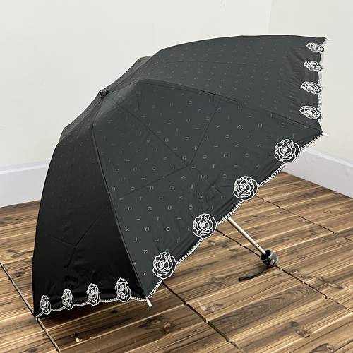 저렴한 밖 ！ 한국 회절무늬 알파벳 장미 자수 3단접이식 비닐 우산 양산 모두사용가능 바람막이 어덜트 어른용 양산 파라솔 여성용