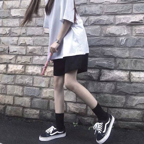  여름 시즌 블랙 5 점 캐주얼 짧은 운동 바지 여성 한국어 폭 느슨하게 올매치 위에 걸쳐 입는 하이웨이스트 와이드 팬츠 패션 트렌드