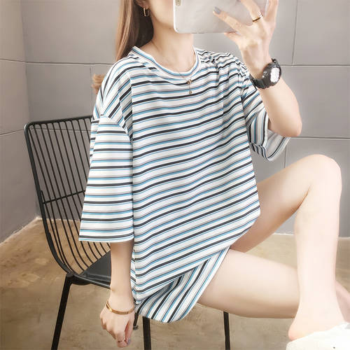 줄무늬 스트라이프 티셔츠 T셔츠 여성용 반팔 ins 패션 트렌드 요즘핫템 셀럽  이른 써머 여름용 루즈핏 한국인 버전이 얇다 요즘핫한 반소매 상의